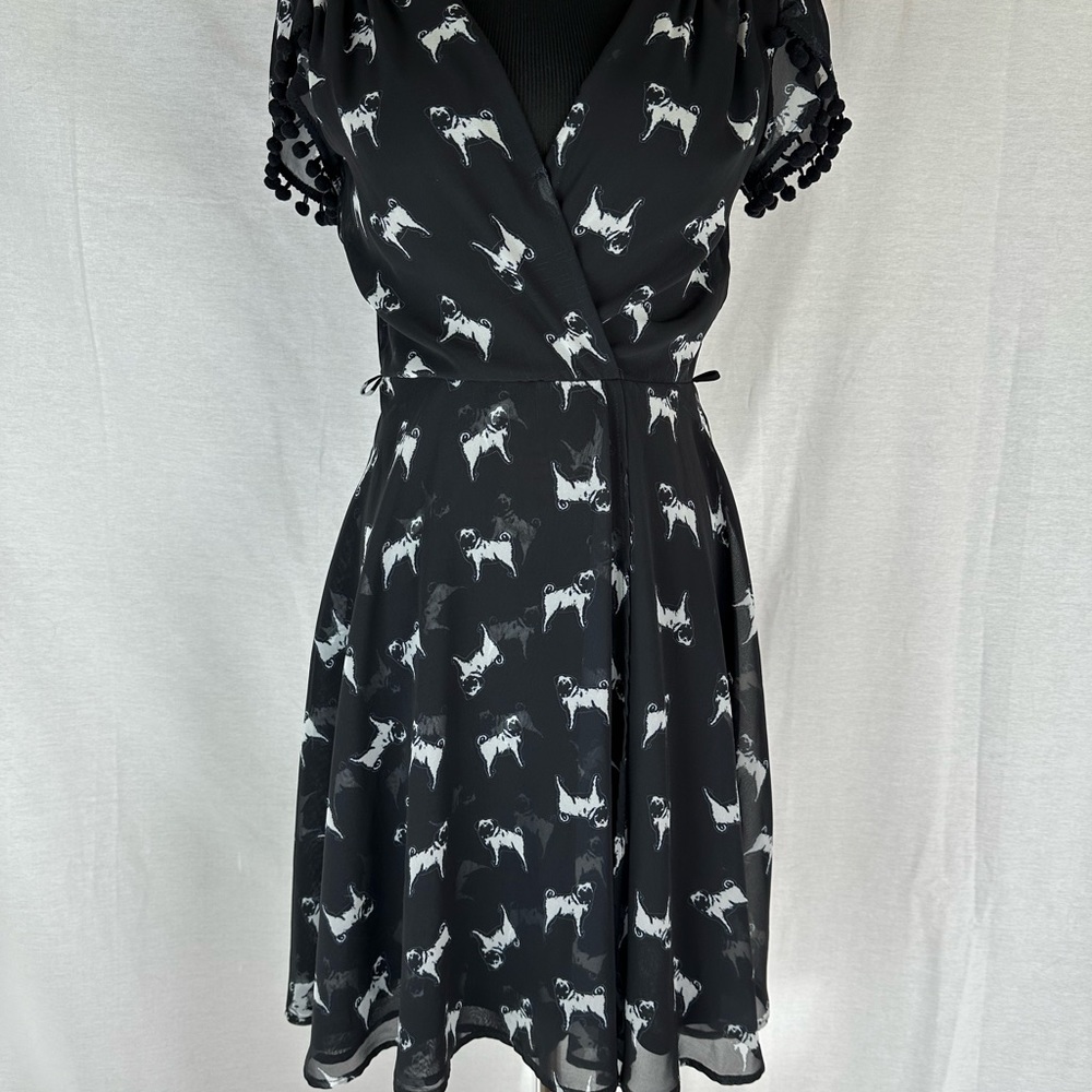 Smak Parlour short sleeve dress with dog design.